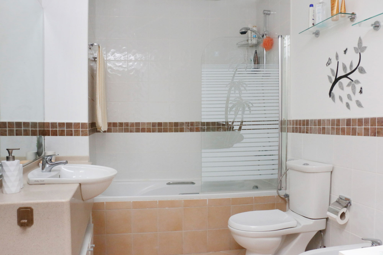 Bathroom 3, R&H La Riviera, Dubai