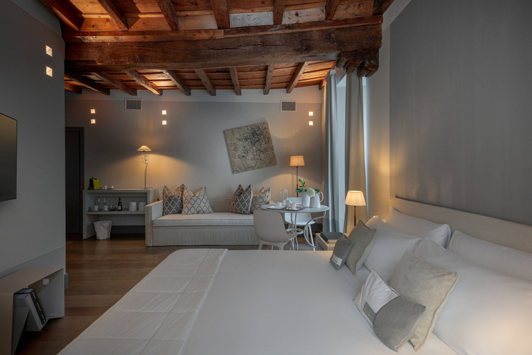 Bedroom 3, GombitHotel, Bergamo