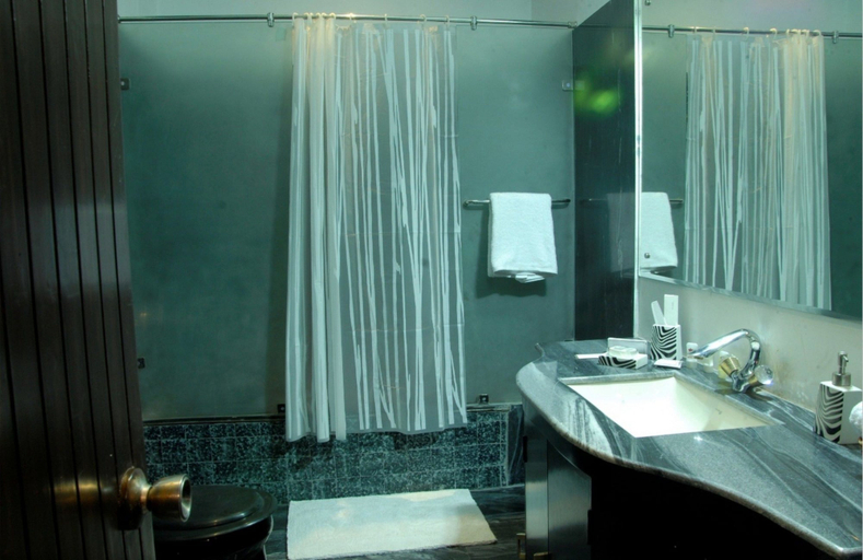 Bathroom 4, 66 Residency - A Boutique Hotel, Jaipur