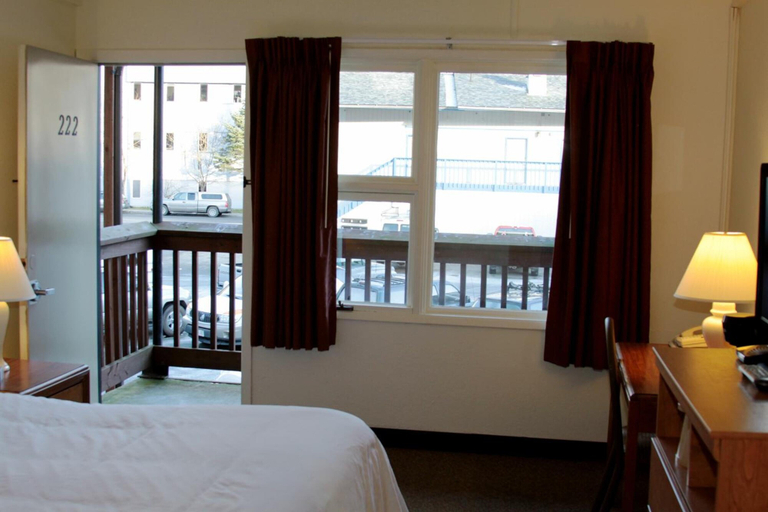 Bedroom 2, The Driftwood Lodge, Juneau