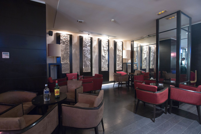 Food & Drinks 5, Les Ambassadeurs, Bab Bhar