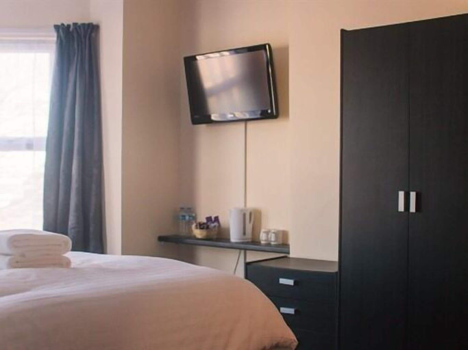 Bedroom 5, Wellesley Park Hotel, Norfolk