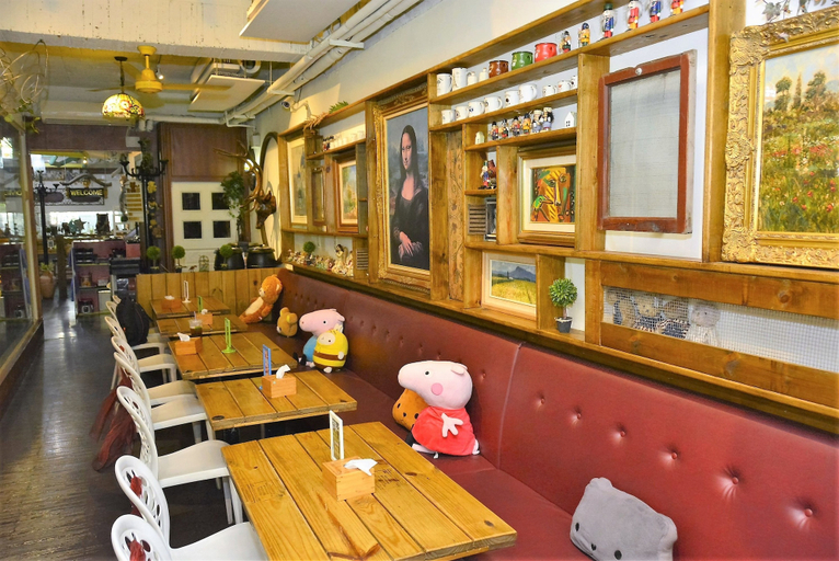 Food & Drinks 4, House 123 Lan, Tainan