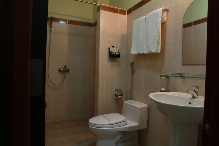 Bathroom 4, Dakruco Hotel, Buon Ma Thuot
