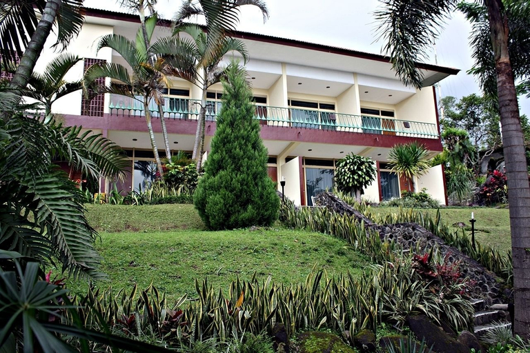 Exterior & Views 29