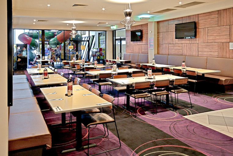 Food & Drinks 5, Nightcap at Glengala Hotel, Melbourne