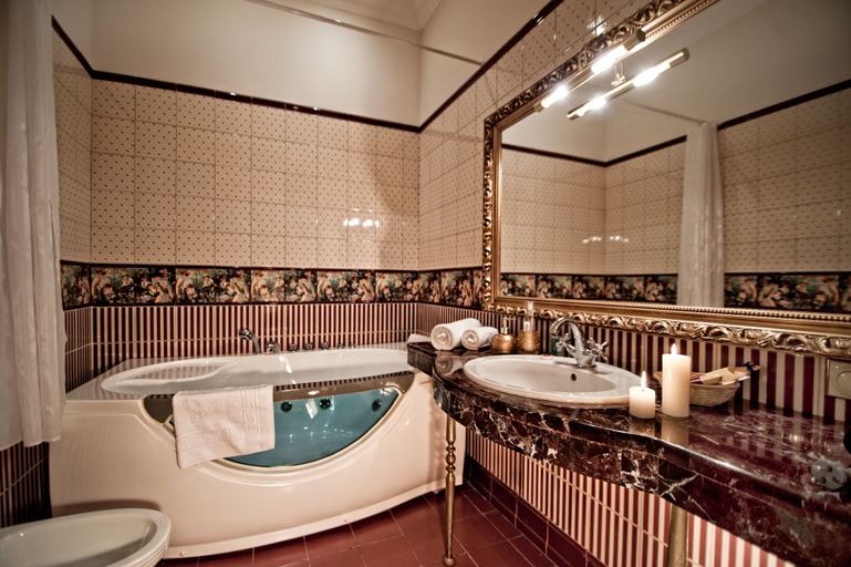 Bathroom 4, Royal Hotel De Paris, Shevchenkivs'kyi