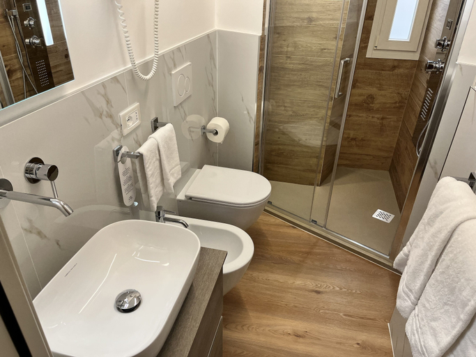 Bathroom 4, Corte dei Sogni Boutique Hotel & spa, Florence