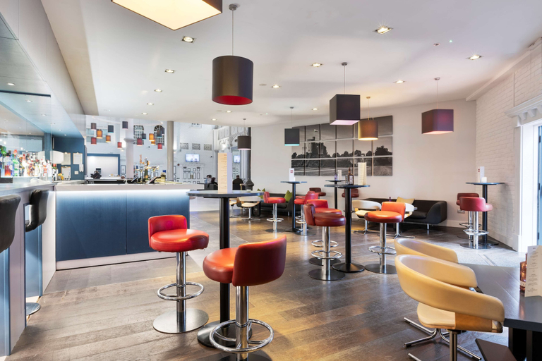 Food & Drinks 5, Park Inn by Radisson Cardiff City Centre, Cardiff