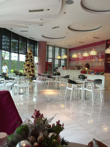Food & Drinks 4, Azure Urban Resort Residences, Parañaque