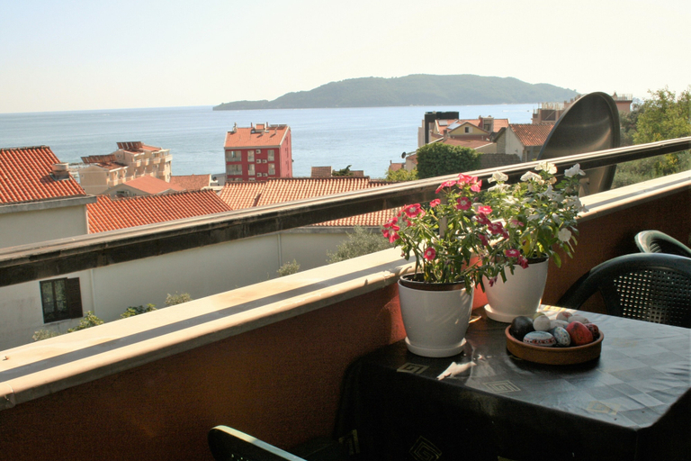 Others 5, Spacious Sea View Apartment
