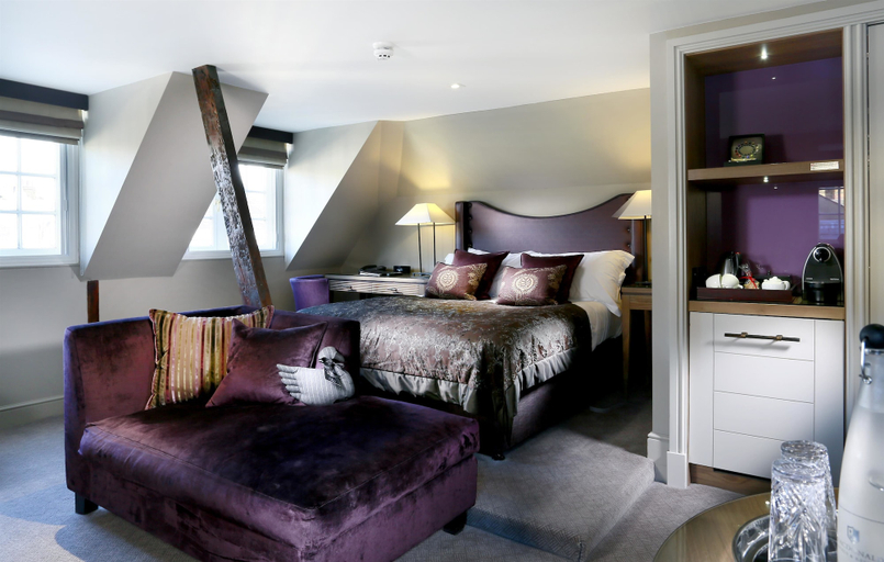 Bedroom 2, Macdonald Windsor Hotel, Slough