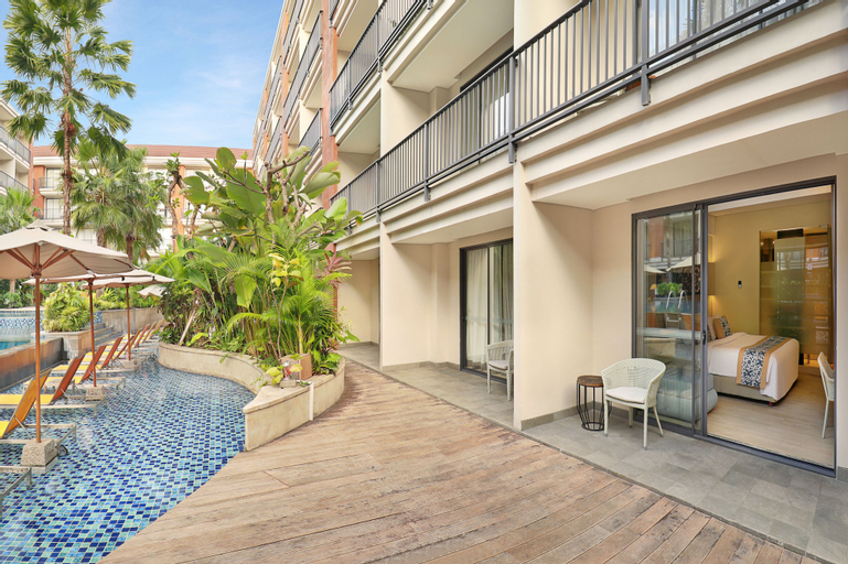 Exterior & Views 26