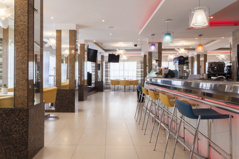 Food & Drinks 5, Alexandra Hotel, St Julian's