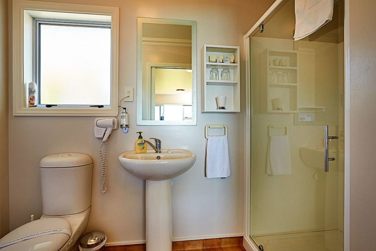 Bathroom 3, Bendamere House Bed & Breakfast, Kaikoura