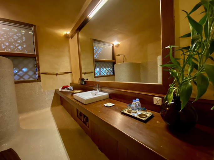 Bathroom 5, Veranda Natural Resort, Kaeb