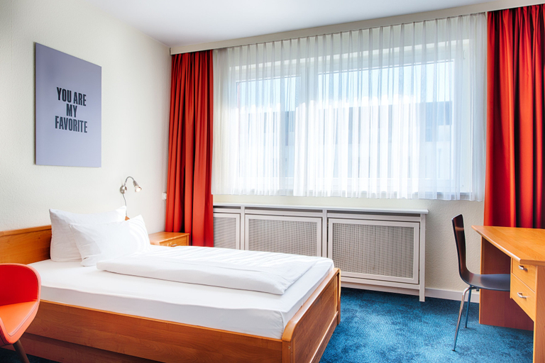 Bedroom 5, Hotel Carolinenhof, Berlin