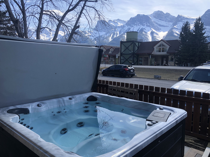 Bathroom 3, P1 - Private Hot Tub - 3 Bedroom Home - Mountain View, Division No. 15