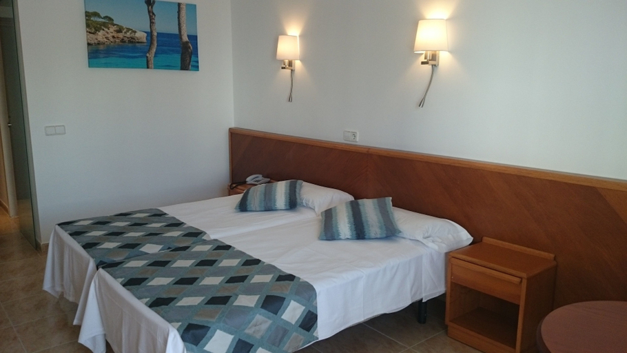 Bedroom 2, R2 Verónica, Baleares