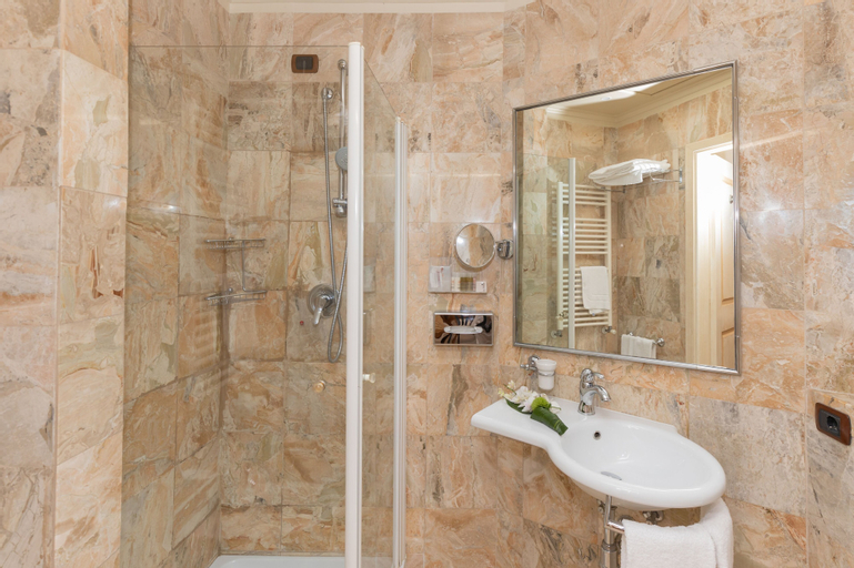 Bedroom 5, Hotel Adler Cavalieri, Florence