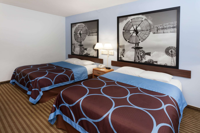 Bedroom 3, Super 8 by Wyndham Huntington, Huntington