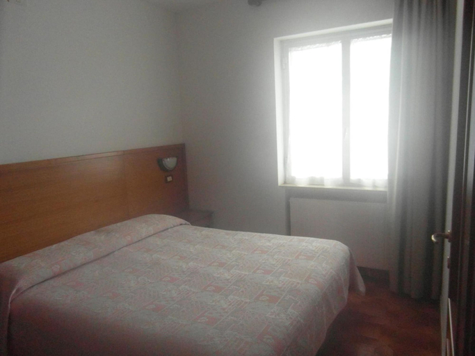 Bedroom 3, Albergo del Sole, L'Aquila