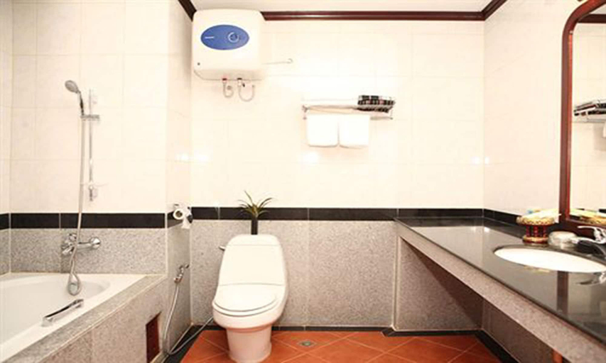 Bathroom 4, Vansana Riverside Hotel, Vientiane