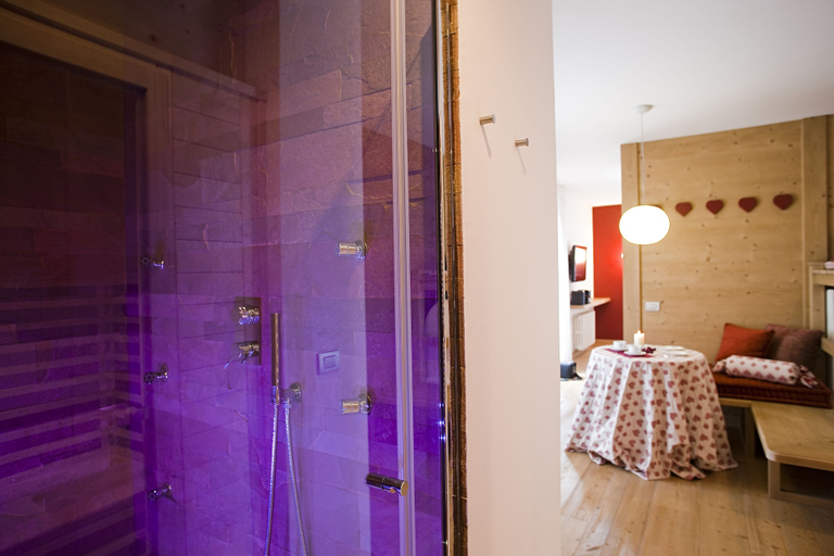 Bathroom 4, Villa Kofler Wonderland Resort, Trento