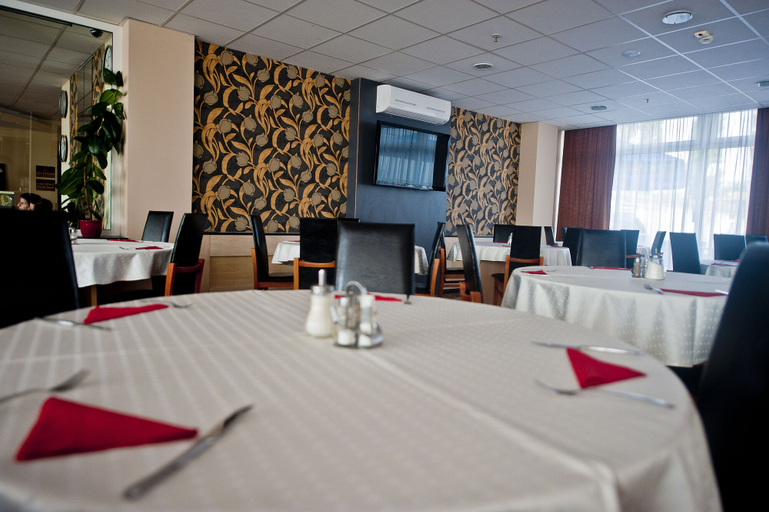 Food & Drinks 5, Canada Hotel, Budapesti