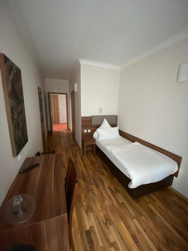 Bedroom 4, Hotel Isabella, Frankfurt am Main
