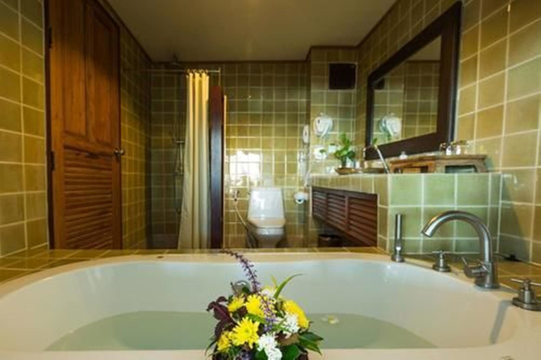 Bathroom 5, Pattawia Resort & Spa, Pran Buri