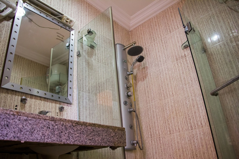 Bathroom 4, De' Bliss Hotel and Suites, Mushin