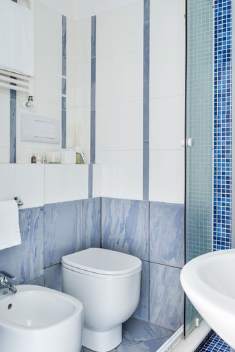 Bathroom 5, Fiorentini Residence, Napoli