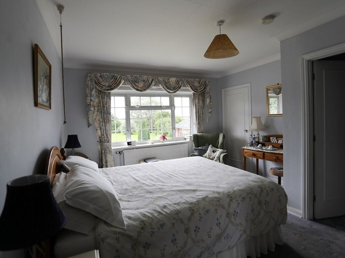 Bedroom 2, Newmans Hall, Suffolk