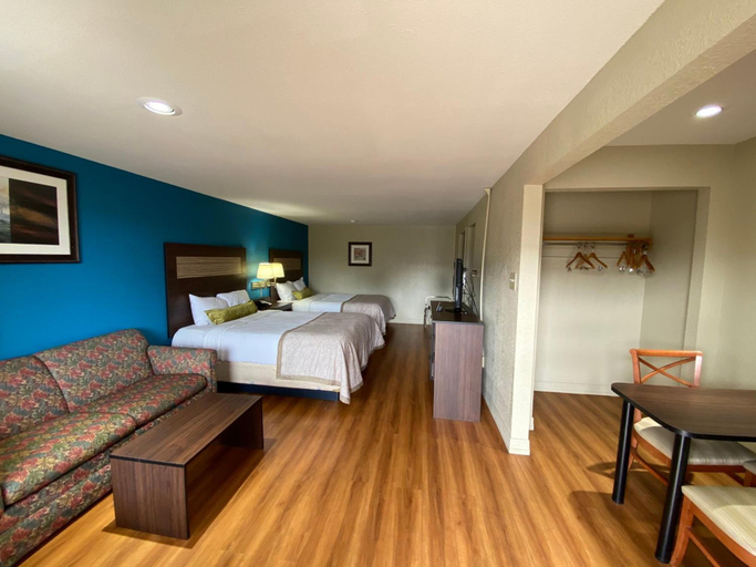 Bedroom 4, Stratford House Inn and Suites, Bell