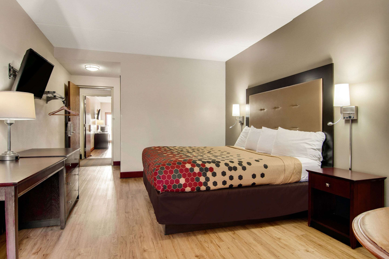 Bedroom 3, Econo Lodge Cadillac, Wexford