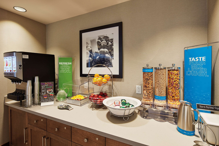 Food & Drinks 5, Hampton Inn & Suites Sacramento at Csus, Sacramento