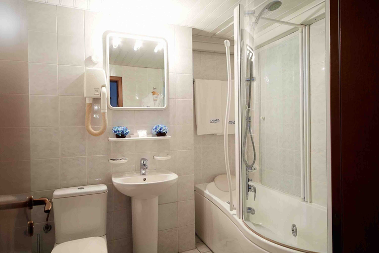 Bathroom 4, Angara Hotel, Irkutskiy rayon