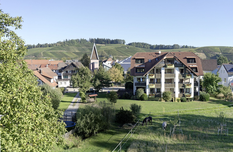 Exterior & Views 2, Hirschenstube Gästehaus Gehri, Emmendingen