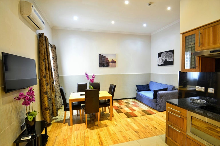 Others 4, Hyde Park Apartments, London