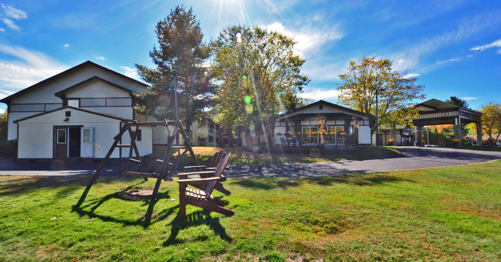 Exterior & Views 2, Mountain Lake Inn, Essex