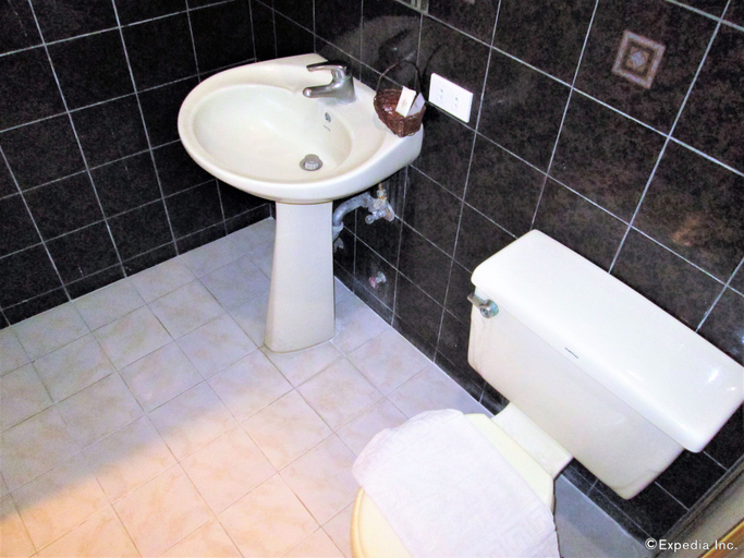 Bathroom 2, Maxandrea Hotel, Cagayan de Oro City