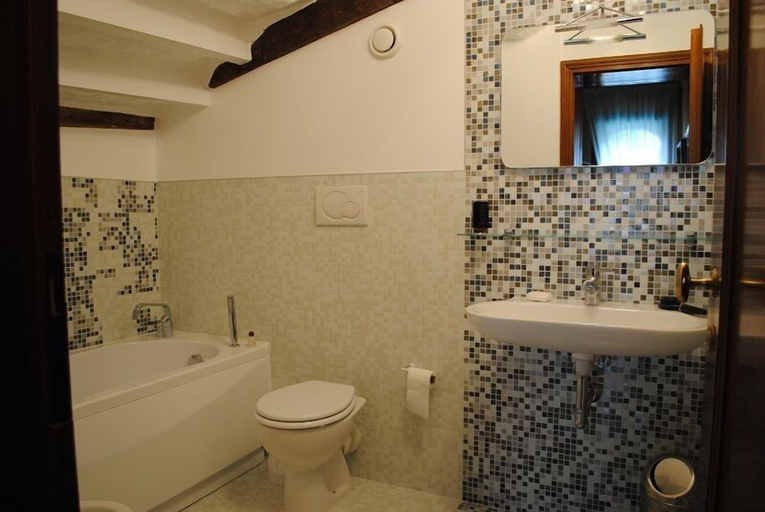 Bathroom 5, B&B San Firmino, Venezia