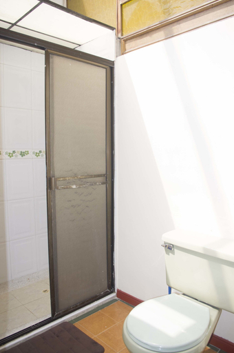 Bathroom 3, Apartaestudios Quinta Hidalga, Santafé de Bogotá