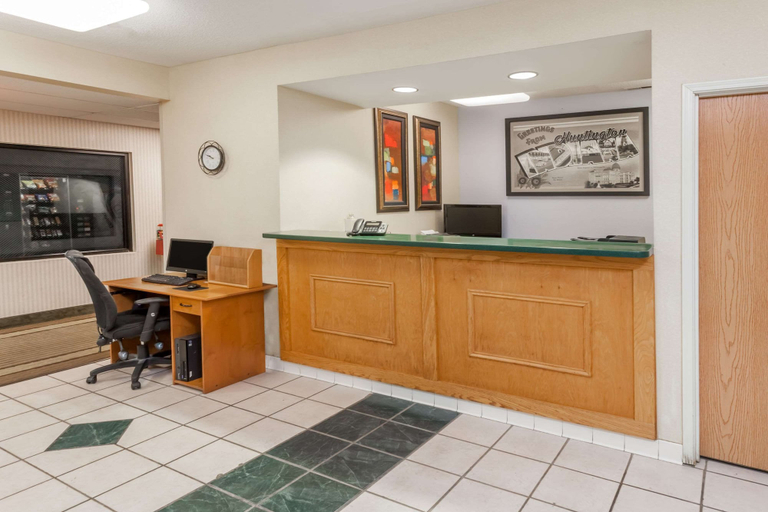 Others 5, Super 8 by Wyndham Huntington, Huntington