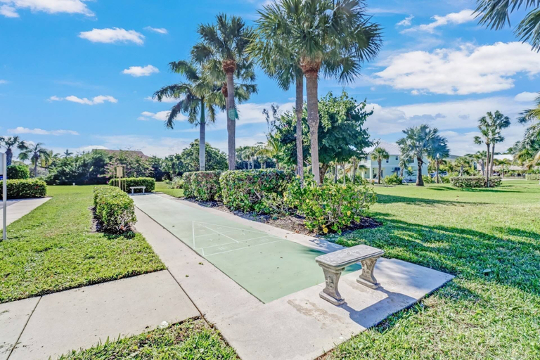 Exterior 5, 21400 Bay Village Dr #204, Lee