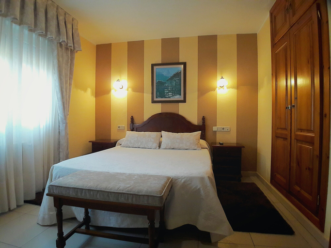 Bedroom 4, Hotel La Rivera, Asturias