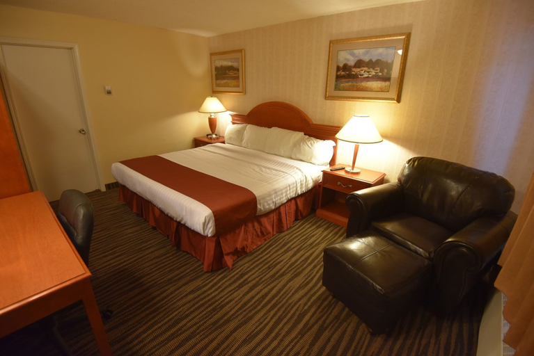 Bedroom 5, Travelodge by Wyndham North Battleford, Division No. 16