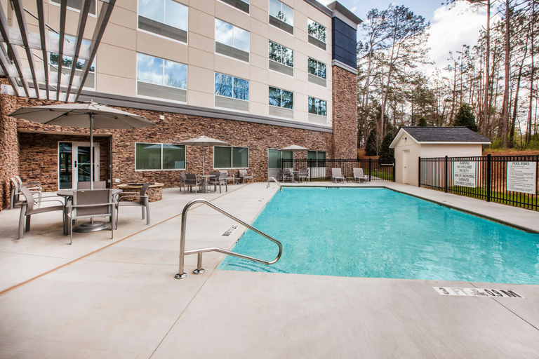 Sport & Beauty 5, Holiday Inn Express & Suites CANTON by IHG, Madison