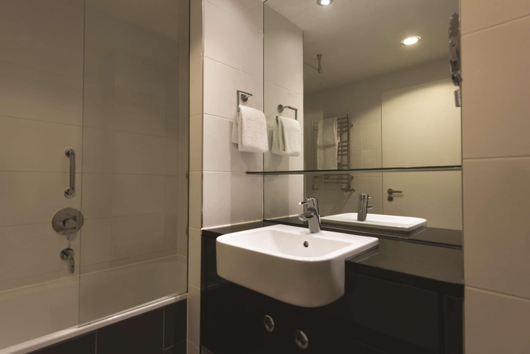 Bathroom 5, Adina Apartment Hotel Berlin Mitte, Berlin